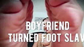 Taylor Knight's partner becomes a foot fetish slave in HD video