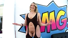 Watch Mia Malkova's round ass bounce in HD