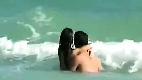 Steamy Jessica Alba beach scenes caught on camera